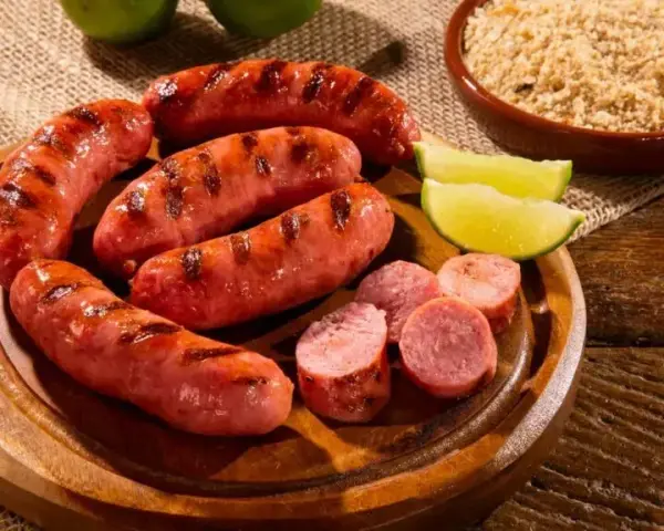 Czy pies może jeść kiełbasę? Dowiedz się, co może mu zaszkodzić